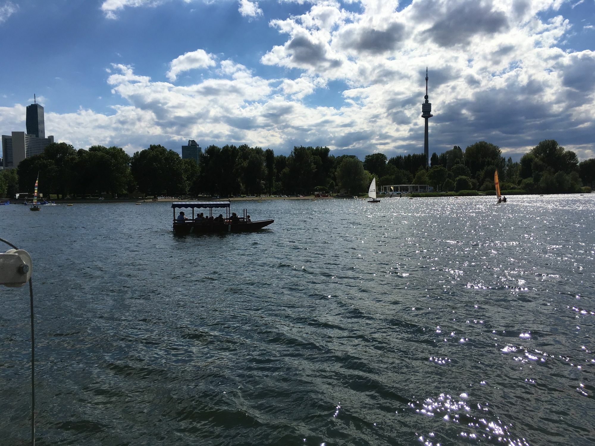Ajo Apartments - Alte Donau Waterfront - Self-Check-In Apartment