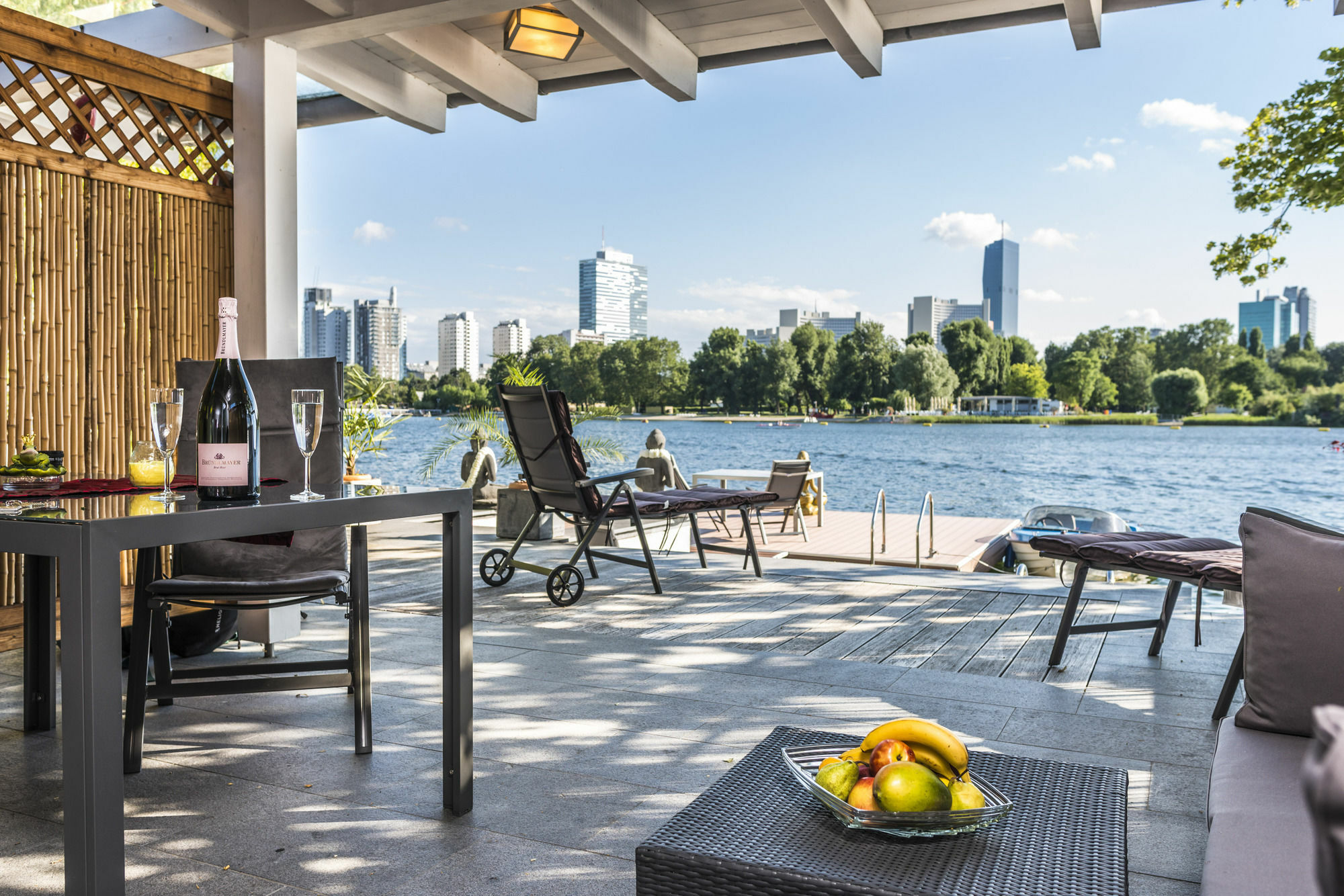 Ajo Apartments - Alte Donau Waterfront - Self-Check-In Apartment
